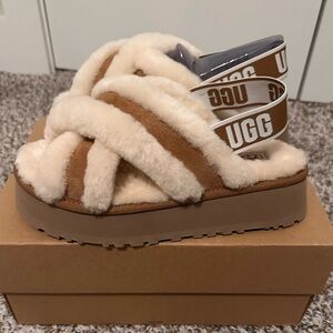 Brand New platform Ugg slides